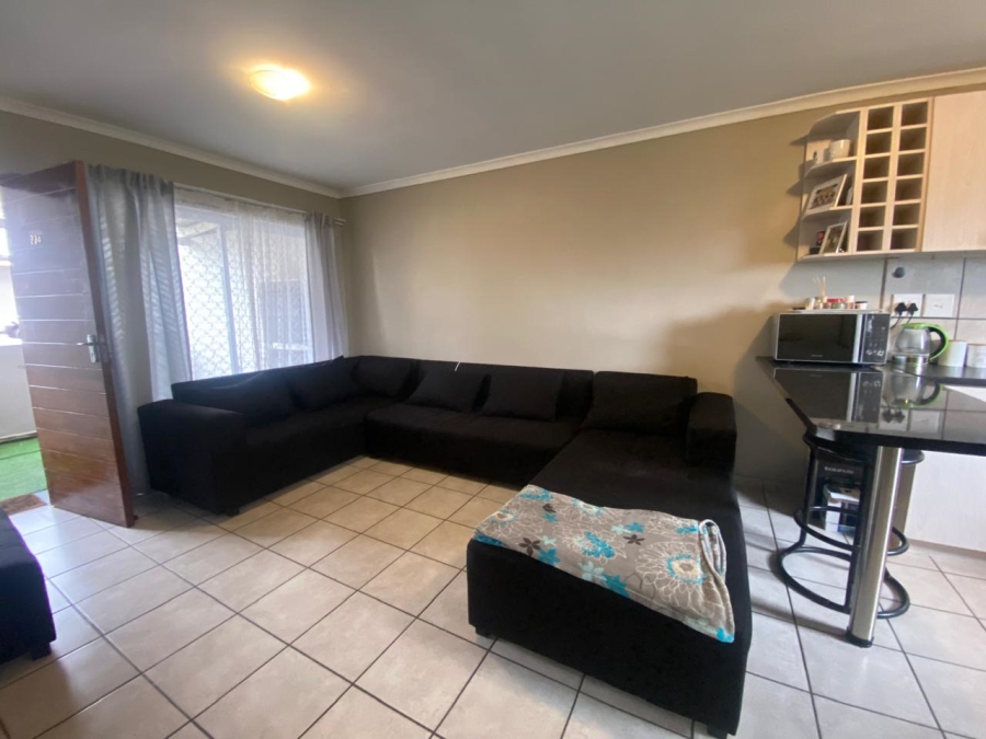 To Let 3 Bedroom Property for Rent in Klein Drakenstein Western Cape